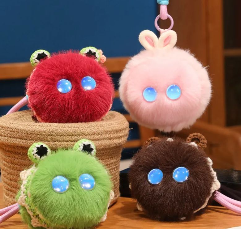 Qpocketai玩具智能对话玩具公仔包挂件桌伴陪伴公仔