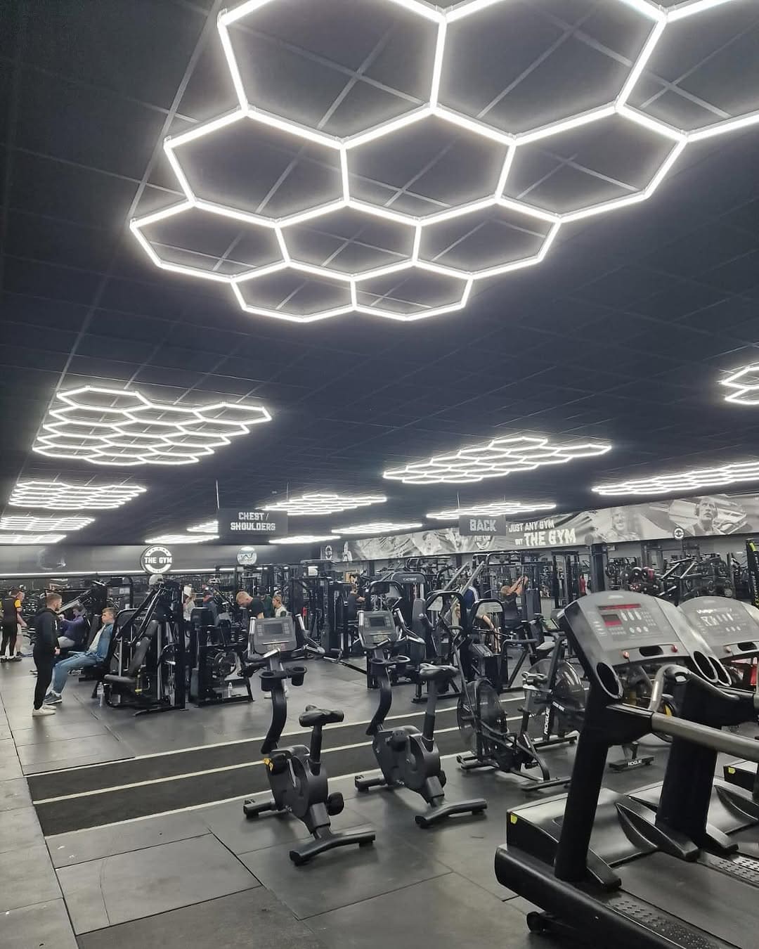 {"default":"custom hexagon lighting installation case study in real huge gym"}
