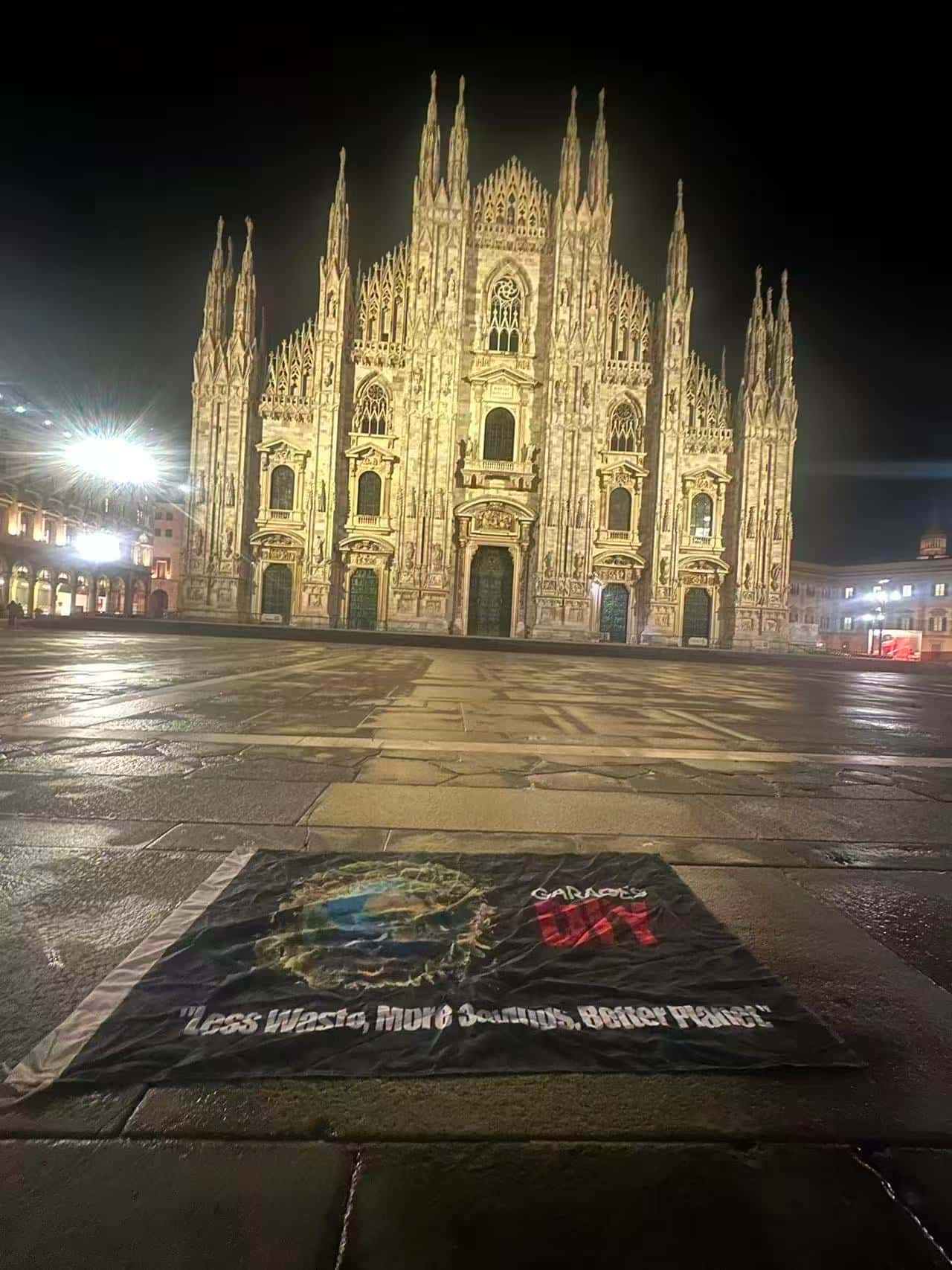 {"default":"GaragesDIY brand flag displayed in Italy"}
