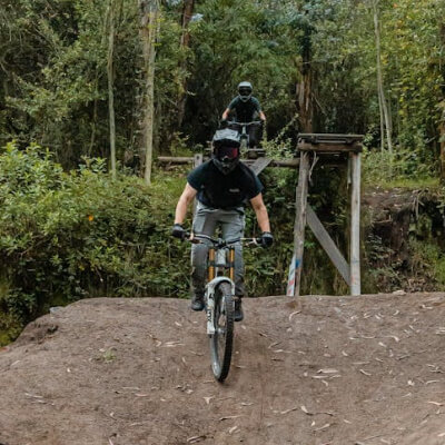 {"default":"customer profile photo for customer review"}
