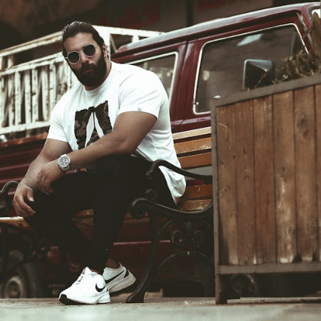 {"default":"customer profile photo for customer review"}
