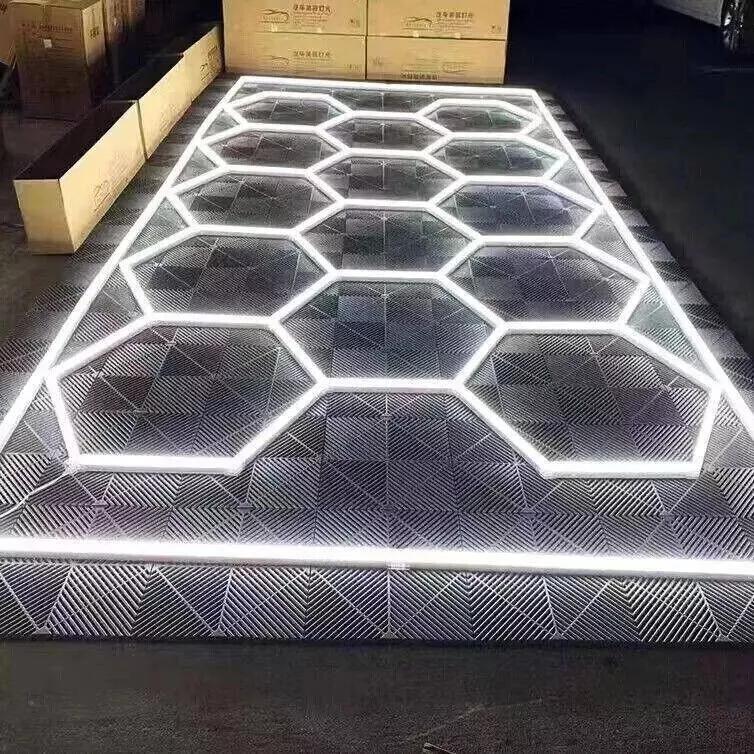 {"default":"assembling hexagon garage light into custom layout"}
