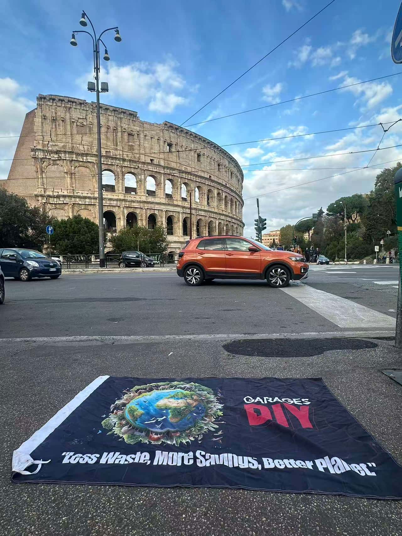 {"default":"GaragesDIY brand flag displayed in Italy"}
