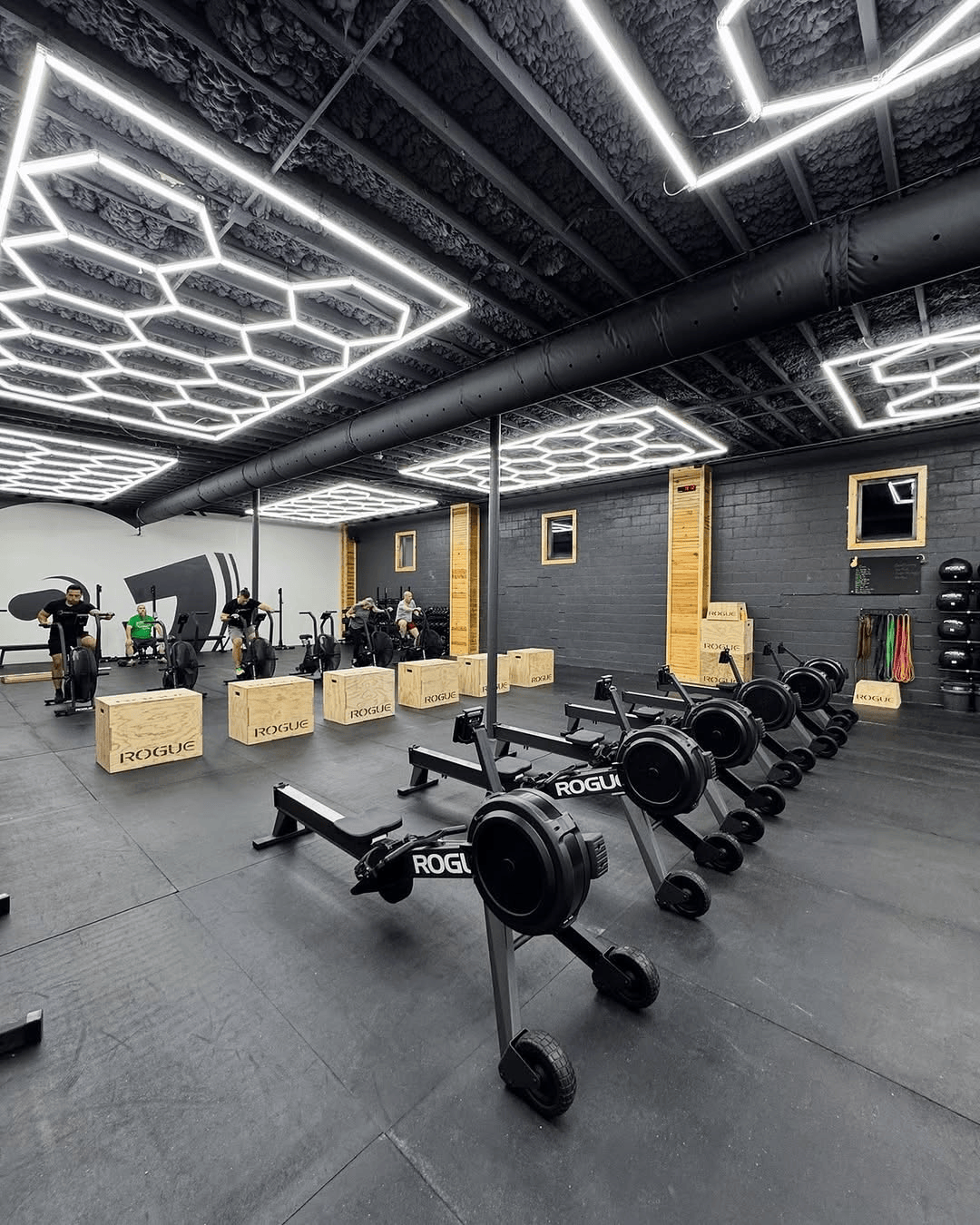 {"default":"recommended standard hexagon lighting for gym training space "}
