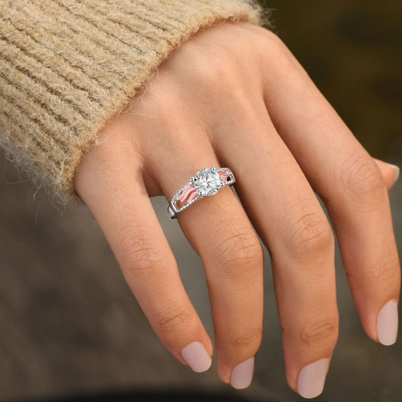 Anillo de círculo con alas personalizado