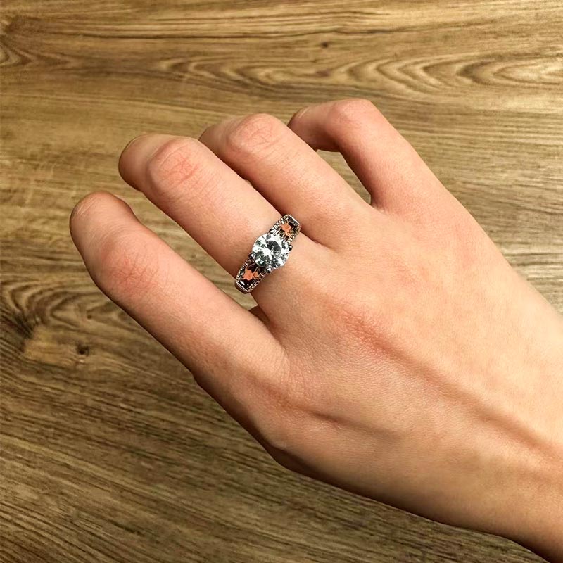 Anillo de círculo con alas personalizado