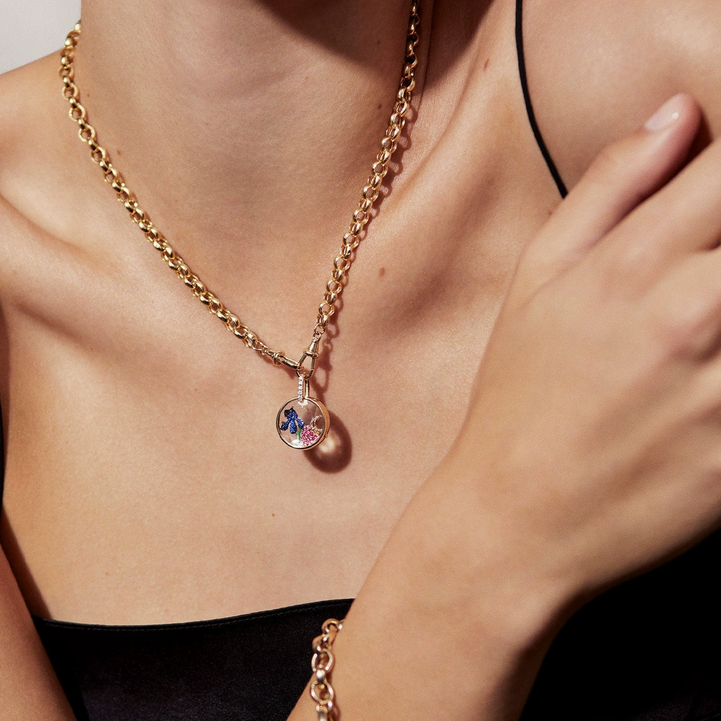 Collar Relicario Con Dijes