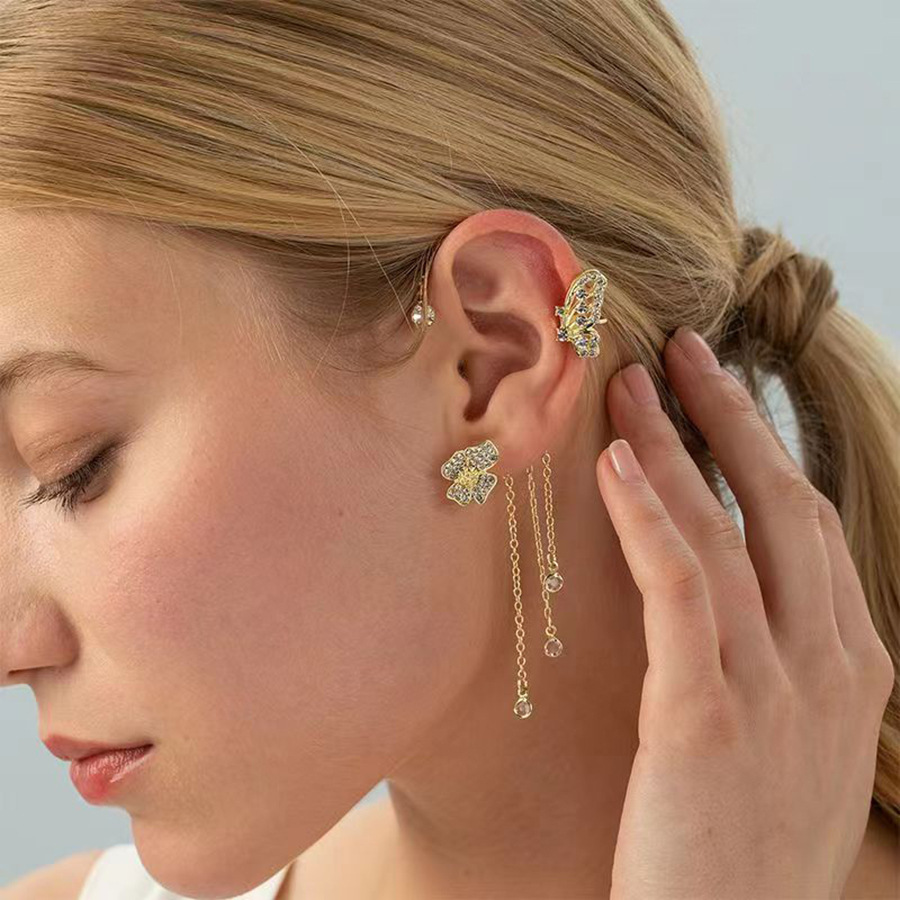 Aretes Mariposa Pompón Sin Perforación