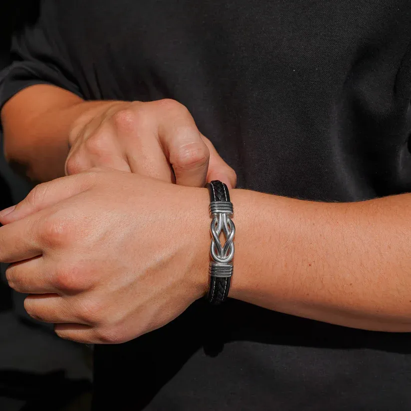 Brazalete con Nudo Infinito para Hijo – Regalo Personalizado con Nombre Grabado y Tarjeta Emotiva