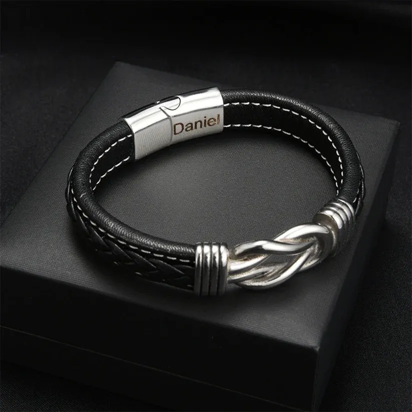 Brazalete con Nudo Infinito para Hijo – Regalo Personalizado con Nombre Grabado y Tarjeta Emotiva