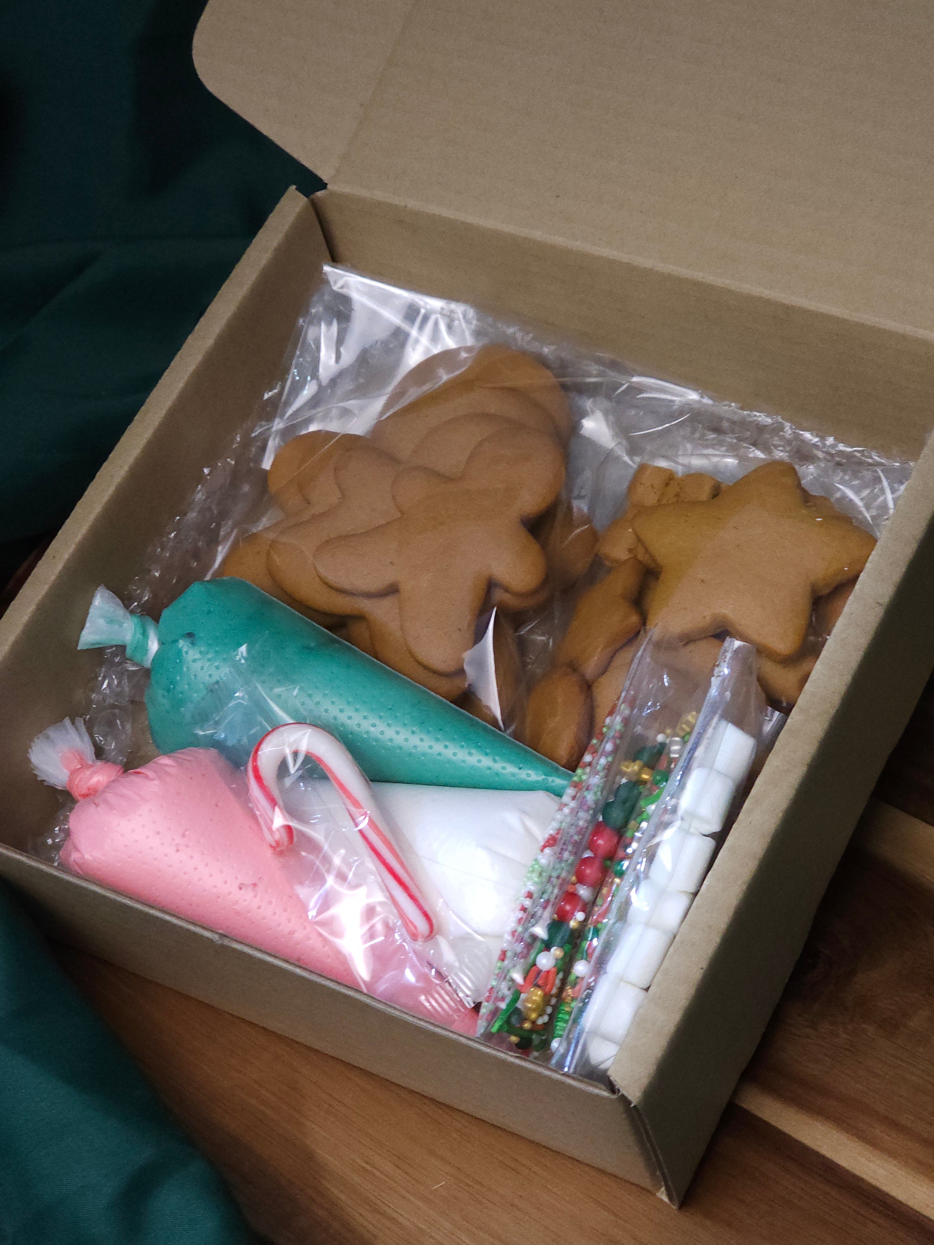 Gingerbread Men Deco Kit