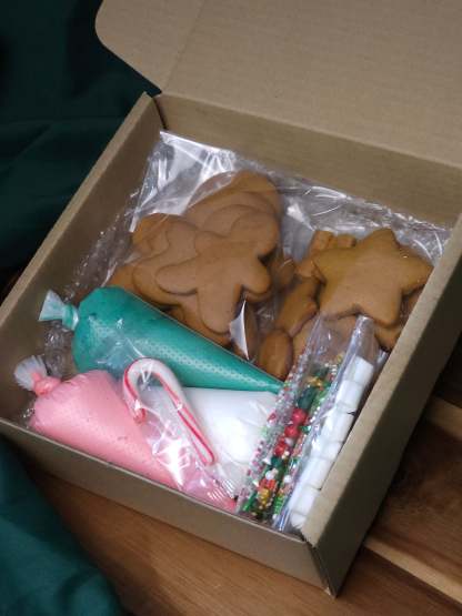 Gingerbread Men Deco Kit