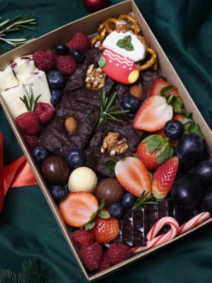 Signature Chocolate & Berries Box