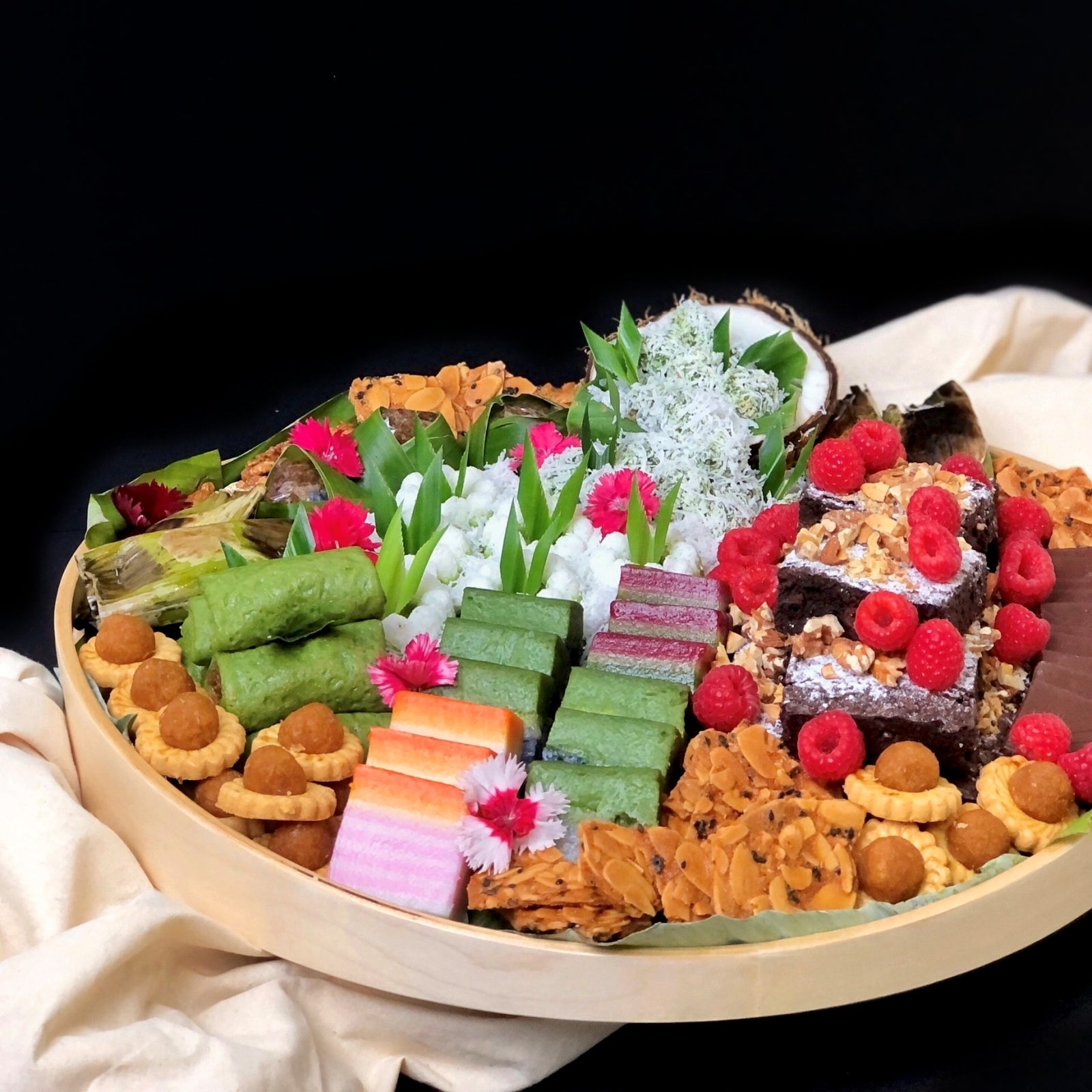 Jumbo Kuih Dessert Platter