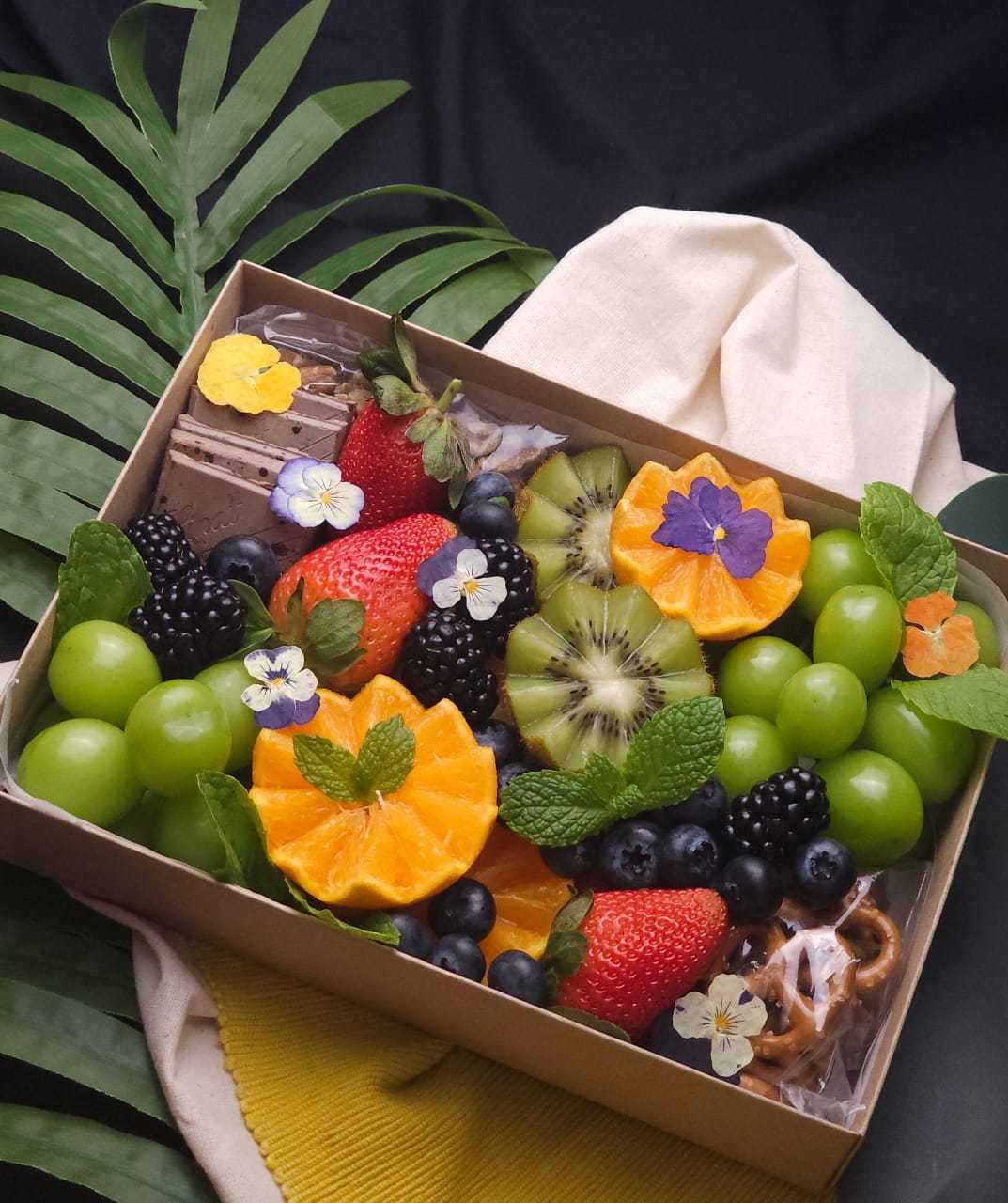 Petite Fruits Platter