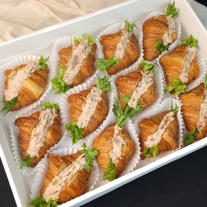 Mini Sandwiches, Croissants and Wraps