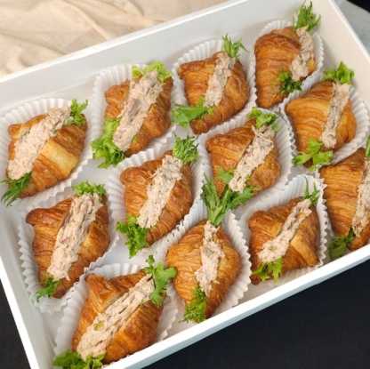 Mini Sandwiches, Croissants and Wraps