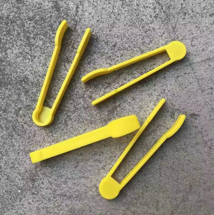 Children's Plastic Tweezers Toy Accessories, Baby Beads Toys, Kindergarten Flat Head Colored Clips Tweezers for Pom Poms