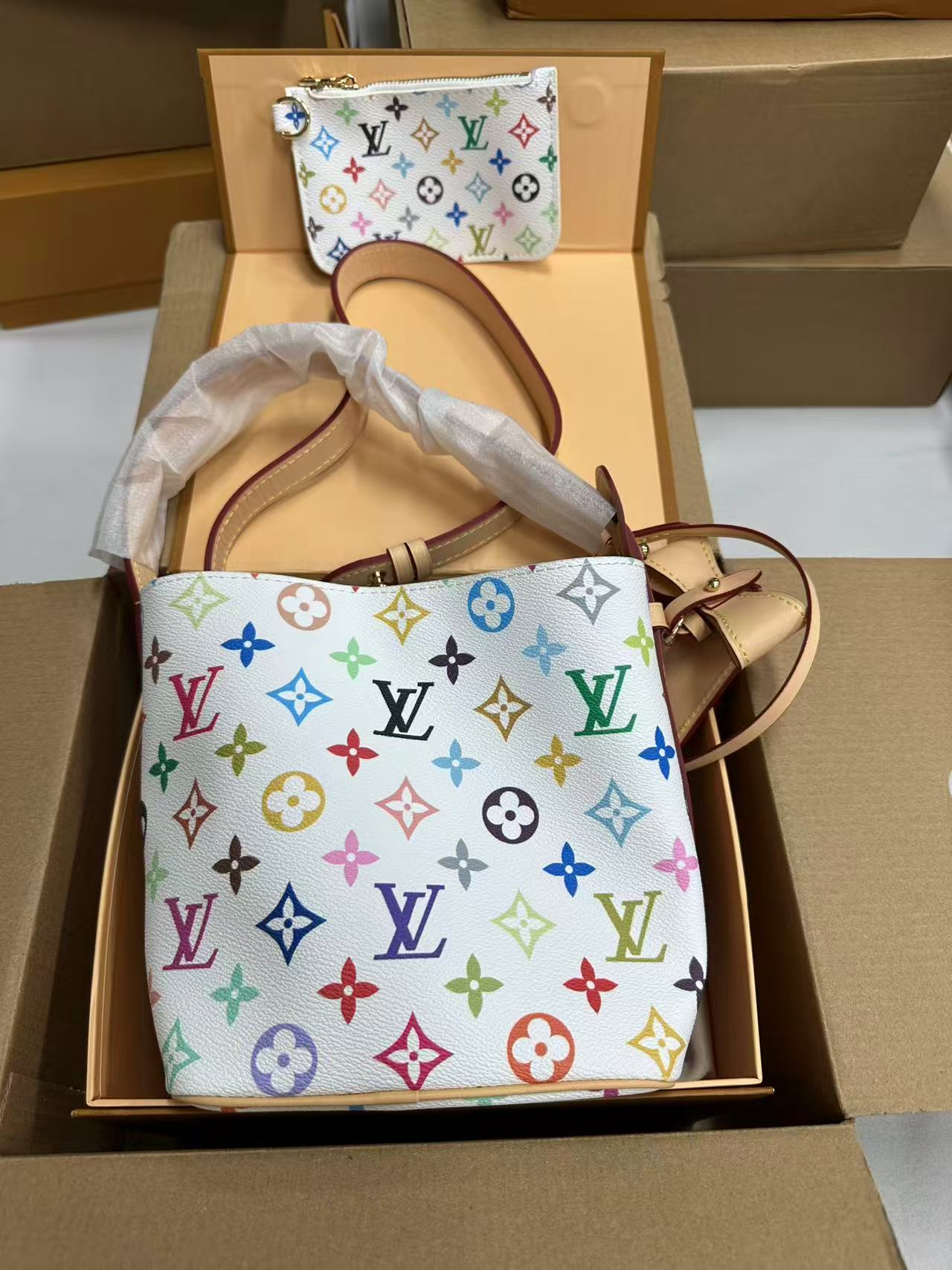 白色斜挎＋小單包