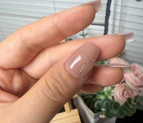 【1122】 大人可愛い花屑 上品ネイル