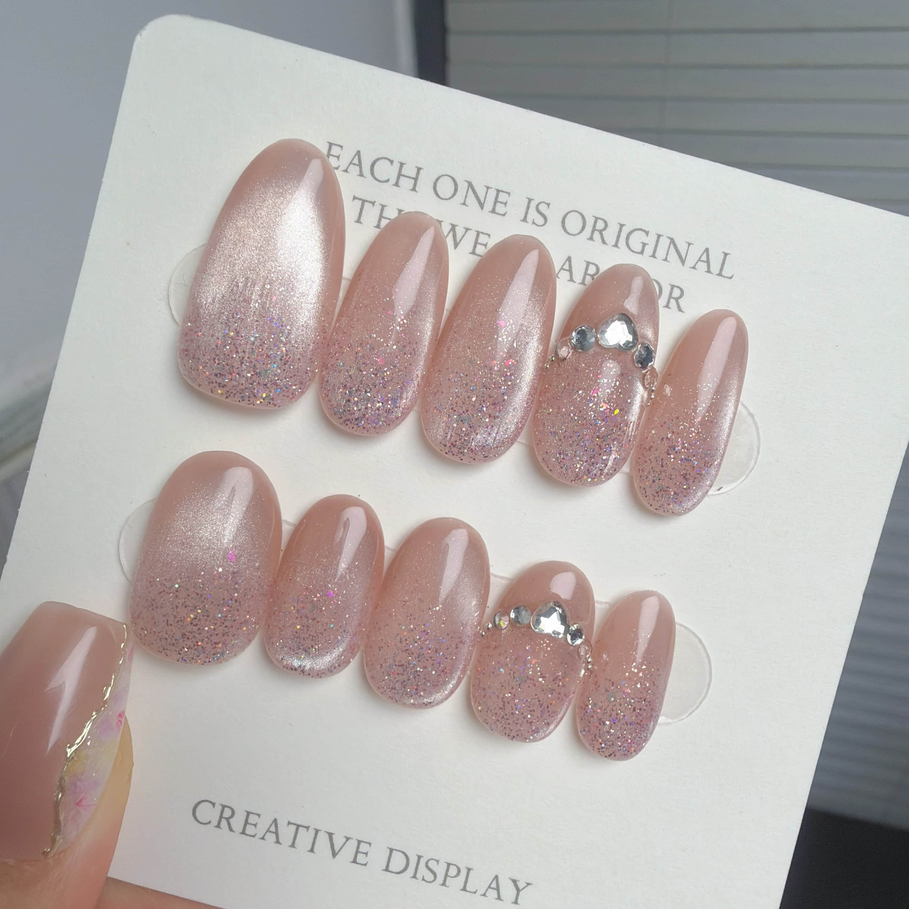 【1121】薄桜の星屑　指先に咲く可愛さ ネイルチップ