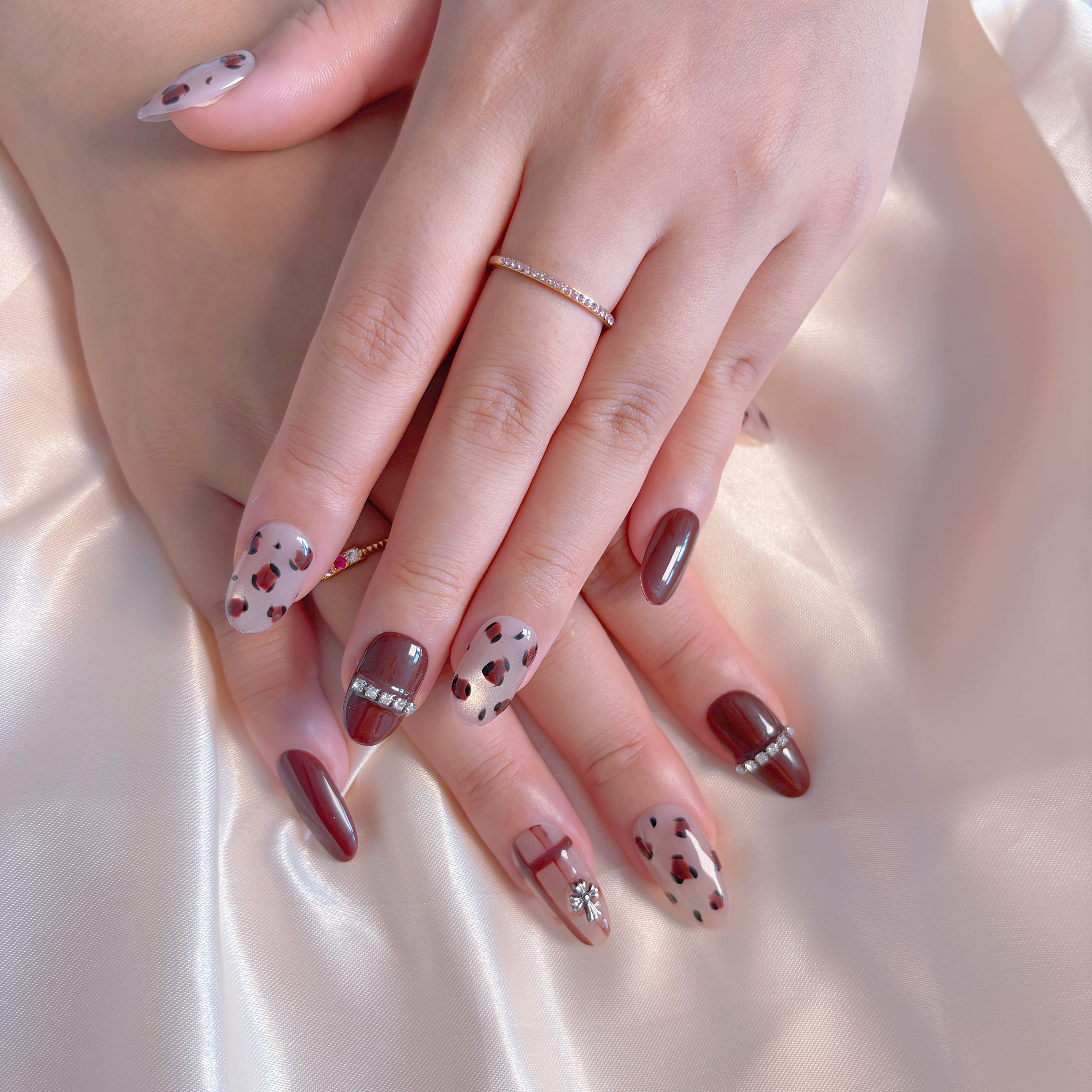 【992】豹柄ネイル