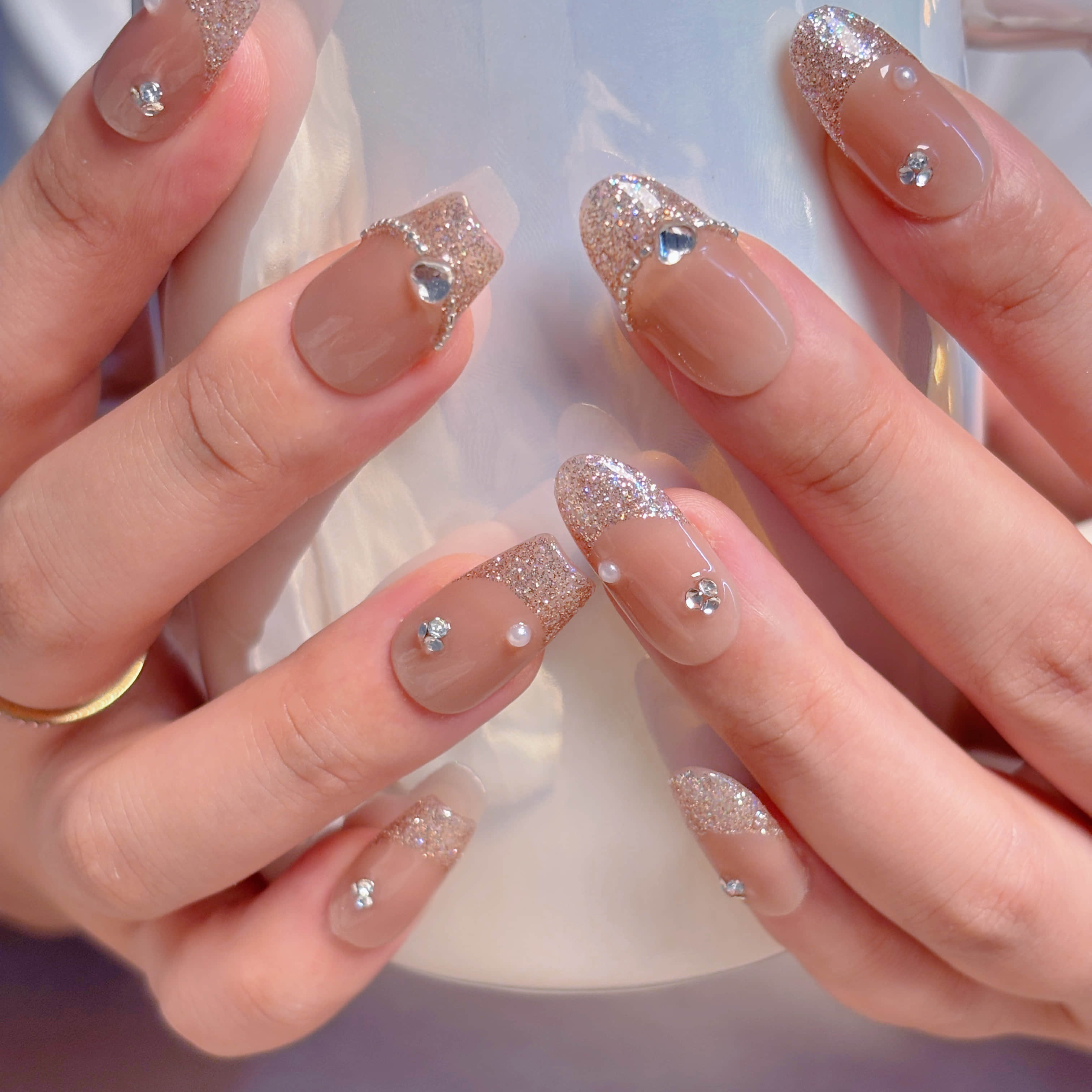 ☆kiki_nail☆ 日焼けキティネイル🍎🌴 夏仕様にキラキラカラフル🌈✨️ キティ