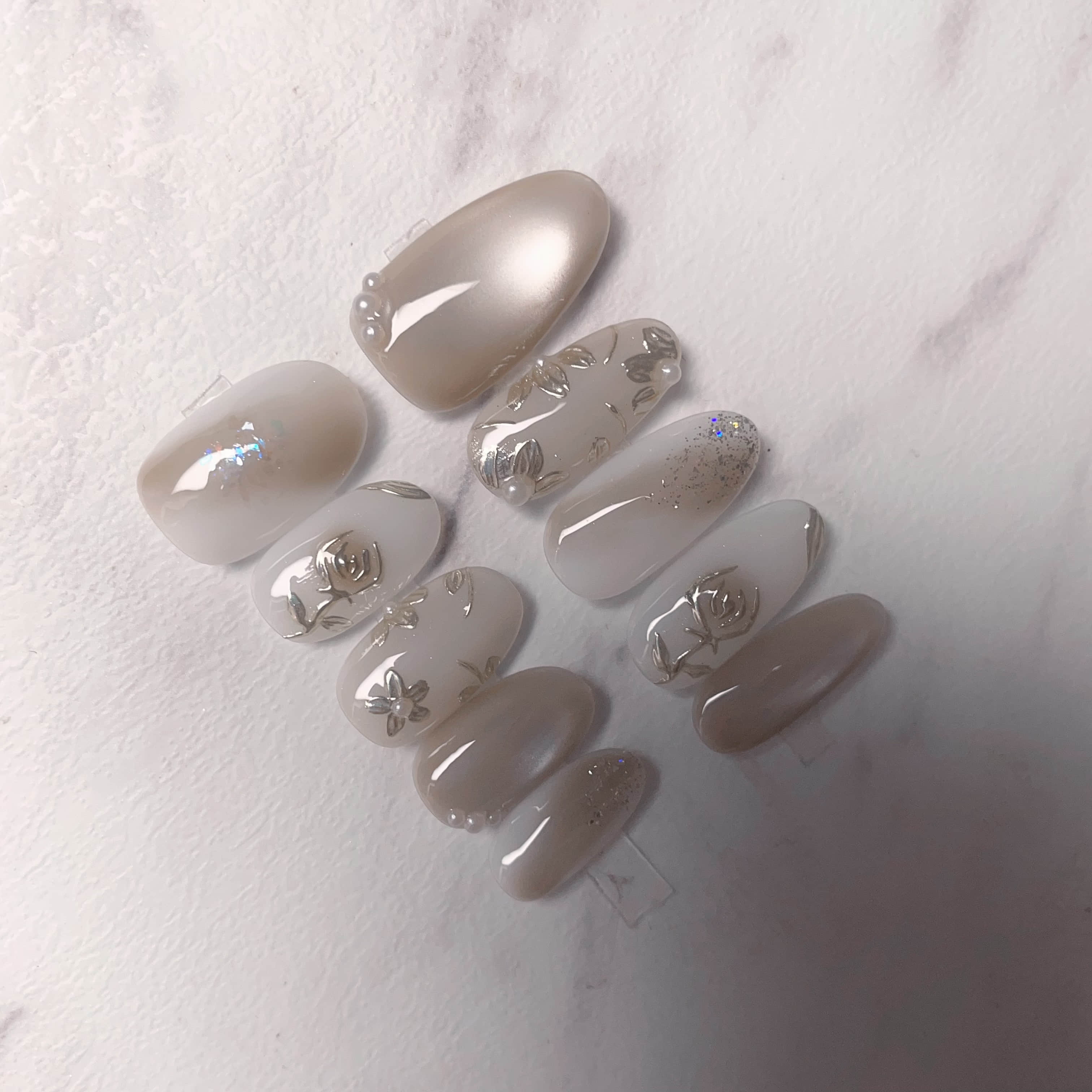 【926】ベージュバラ上品ネイル