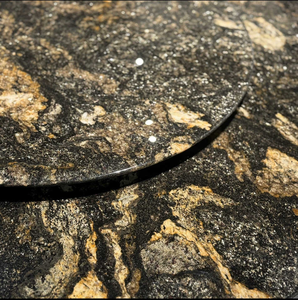 璀璨星河圆餐桌