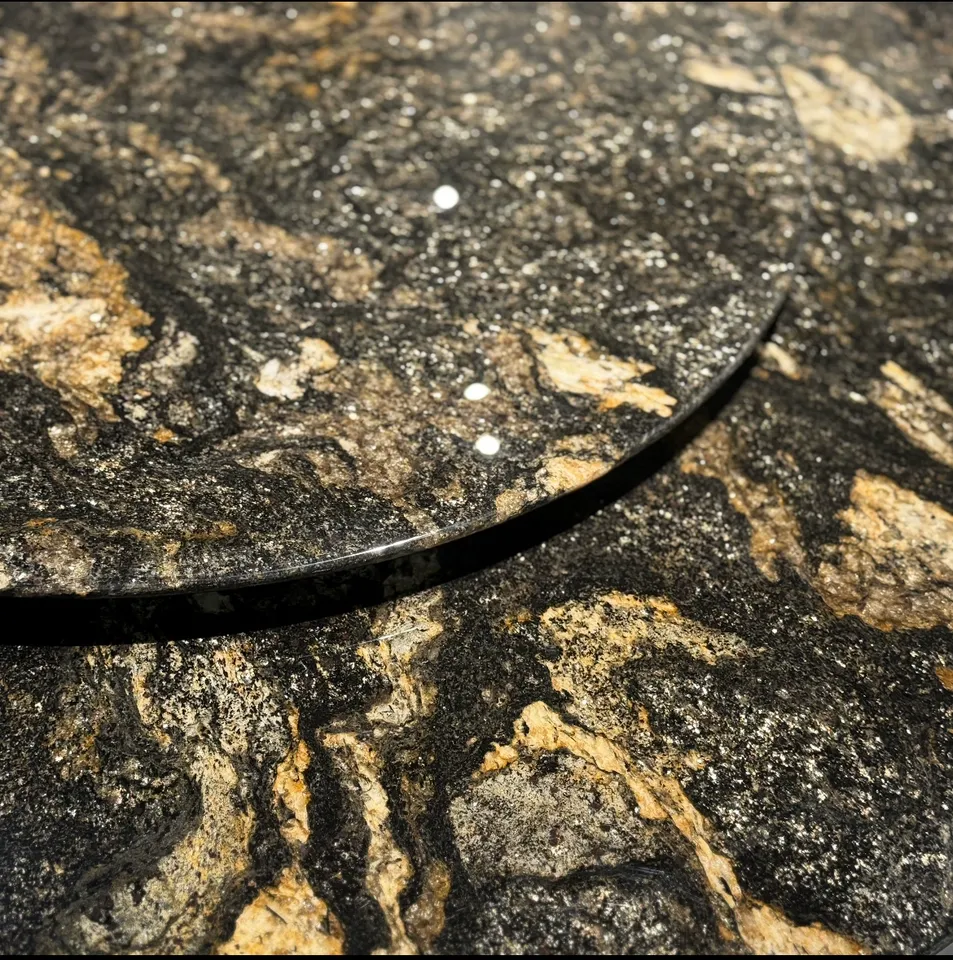 璀璨星河圆餐桌