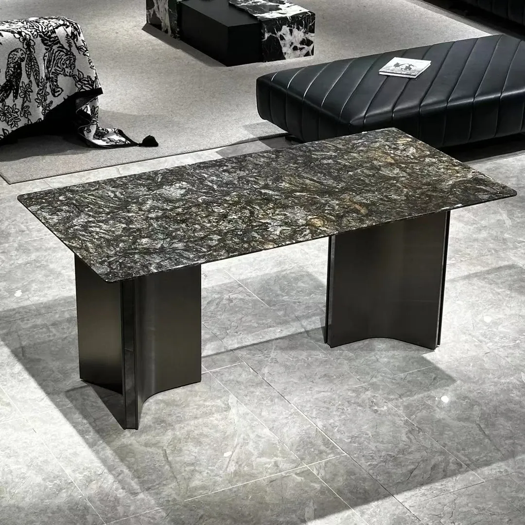  铂金钻奢石餐桌