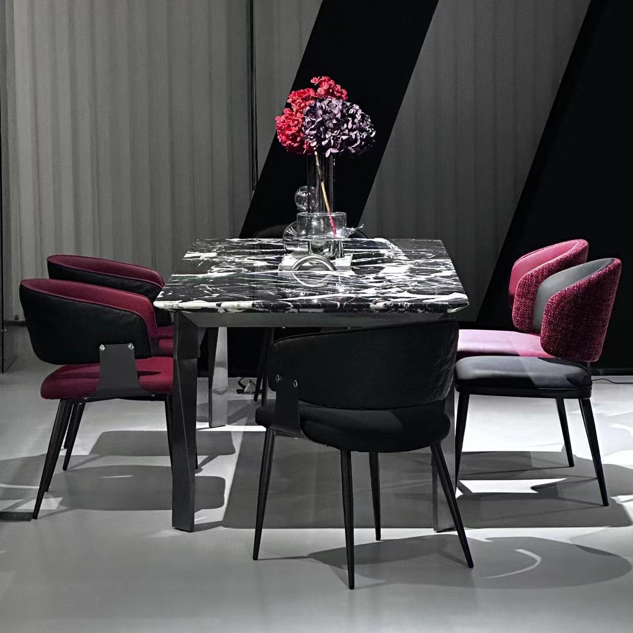 宝格丽黑餐桌