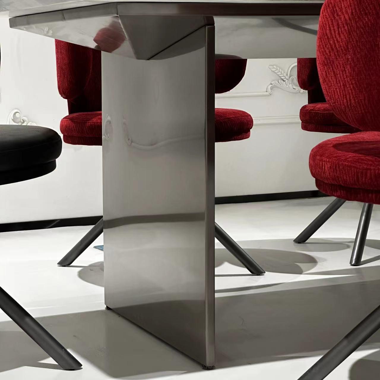 百达翡绿长餐桌