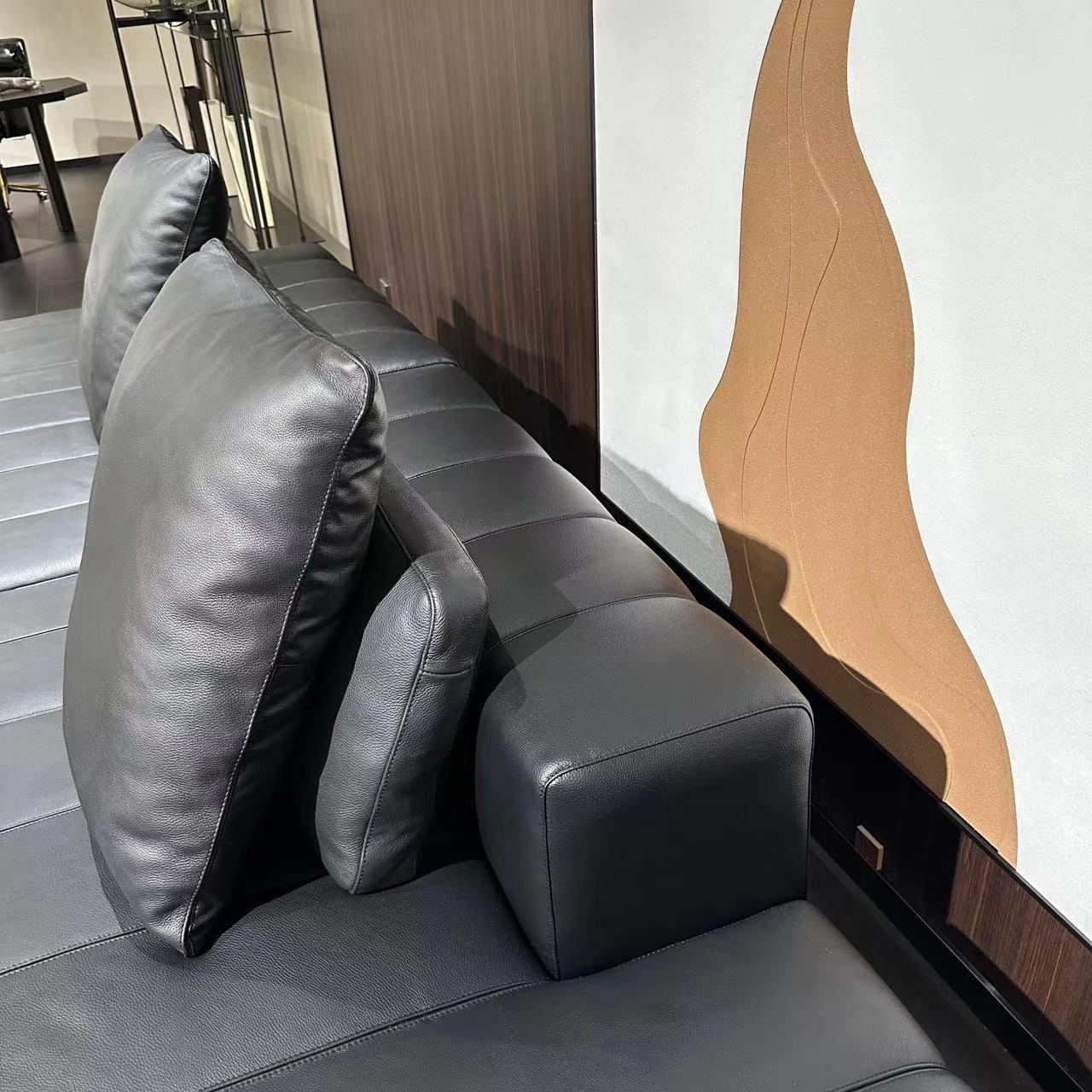 钢琴键沙发黑色