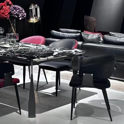 宝格丽黑餐桌