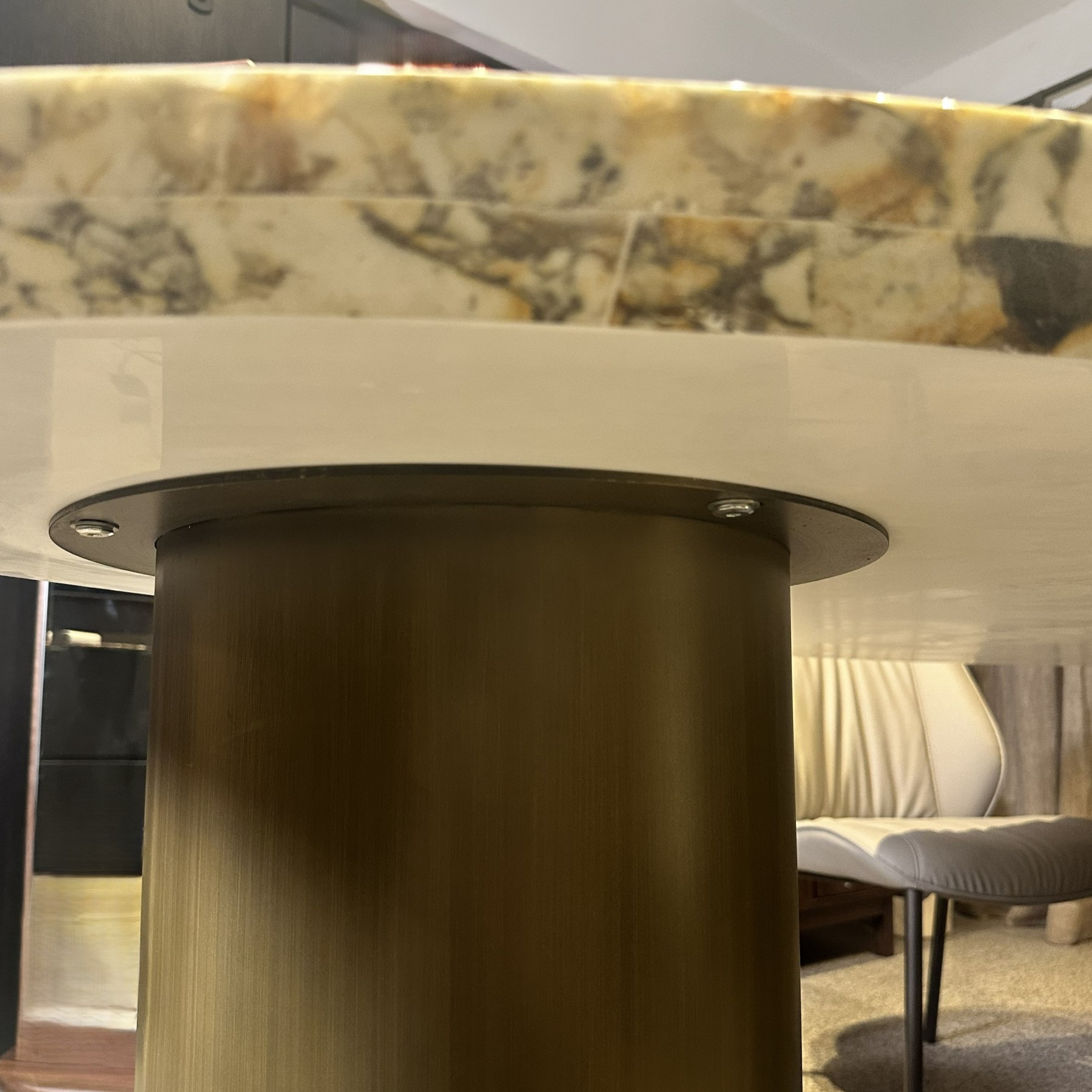 Pandora Tear Dining Table