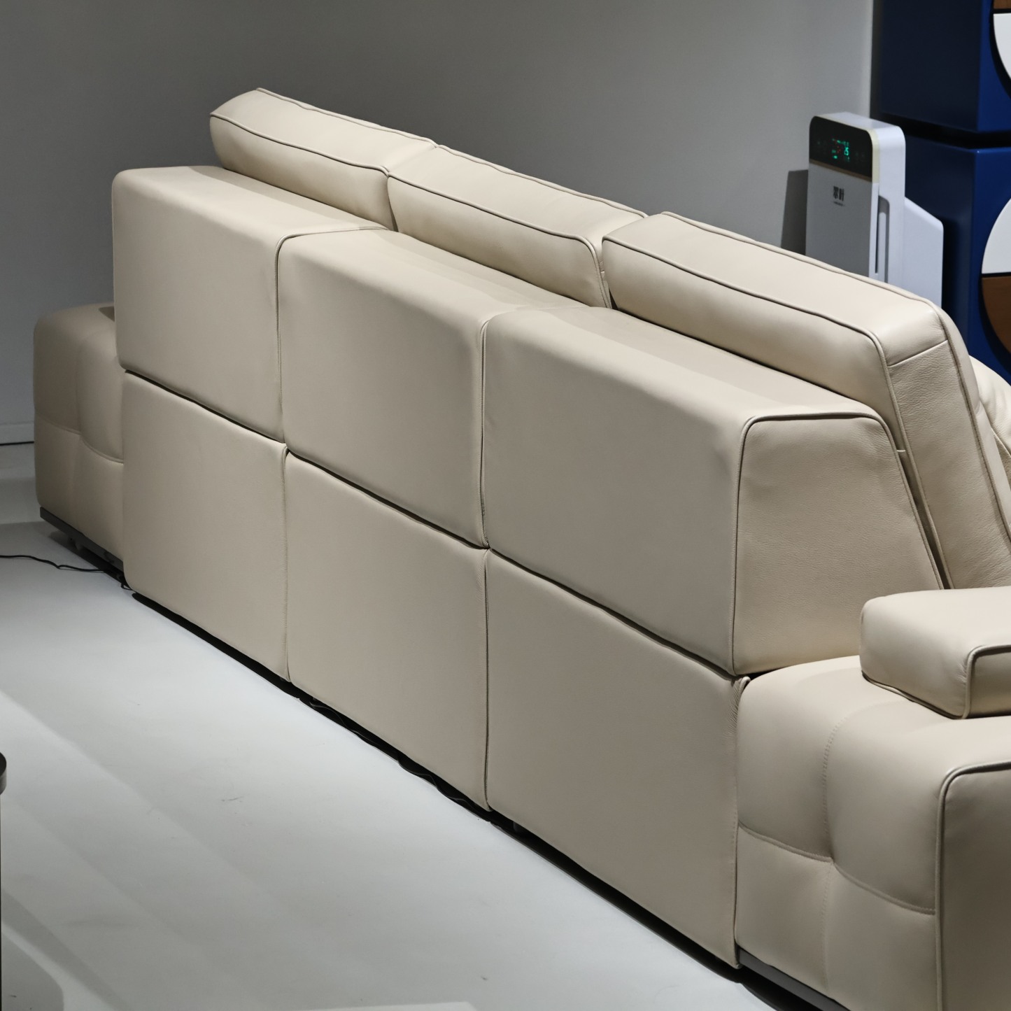 Lawrence Power Motion Sofa