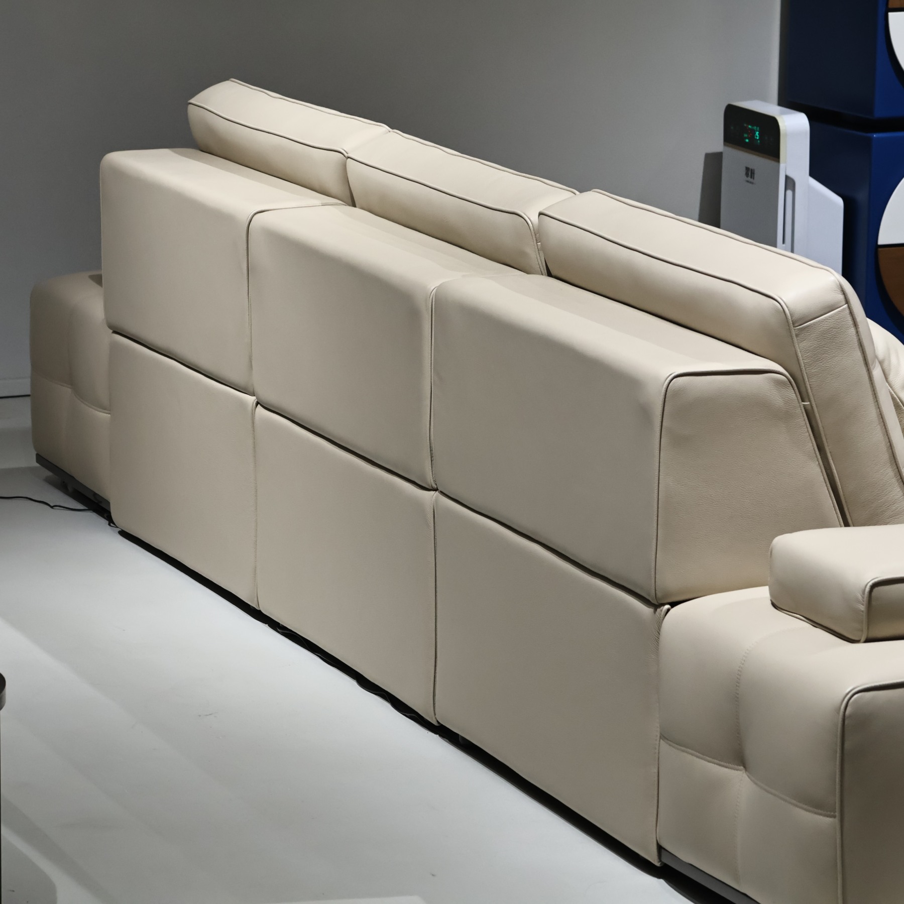 Lawrence Power Motion Sofa