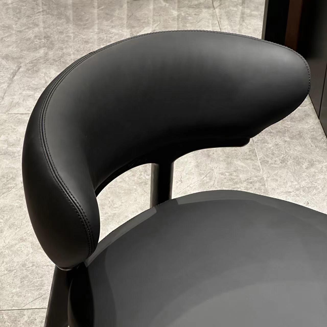 克洛蒂尔德餐椅 真皮