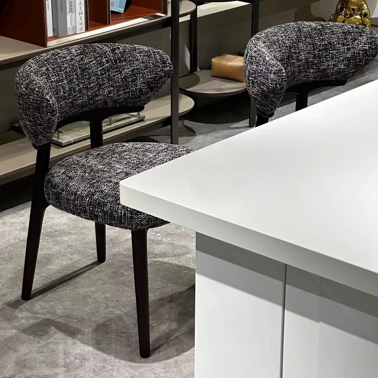 克洛蒂尔德餐椅  布艺