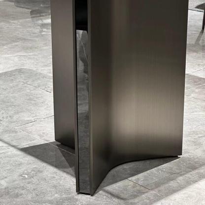  铂金钻奢石餐桌