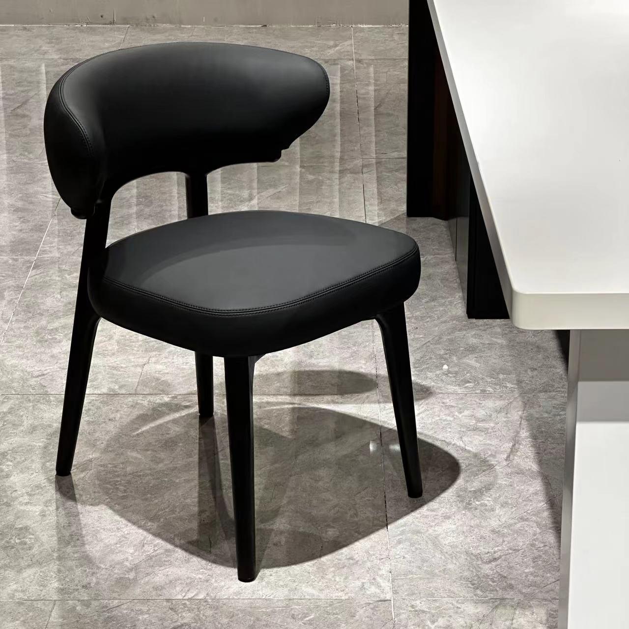 克洛蒂尔德餐椅 真皮