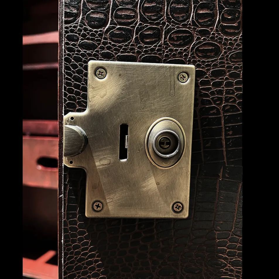 Vino Sculpt Wine Cabinet