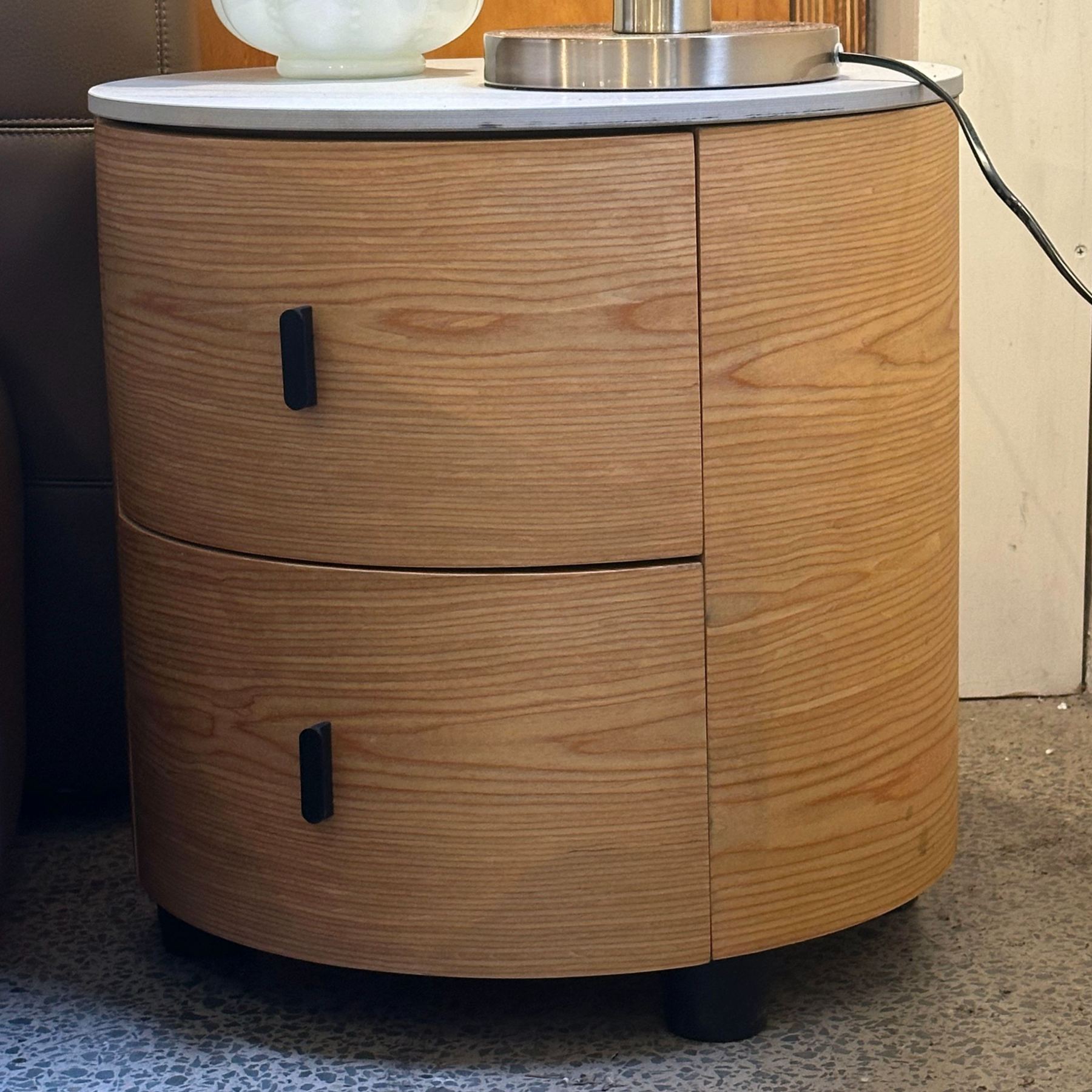 Aura Curve Bedside Table