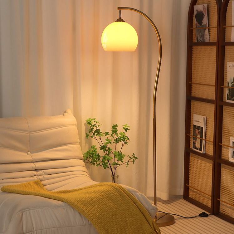 Curved Solara Floor Lamp