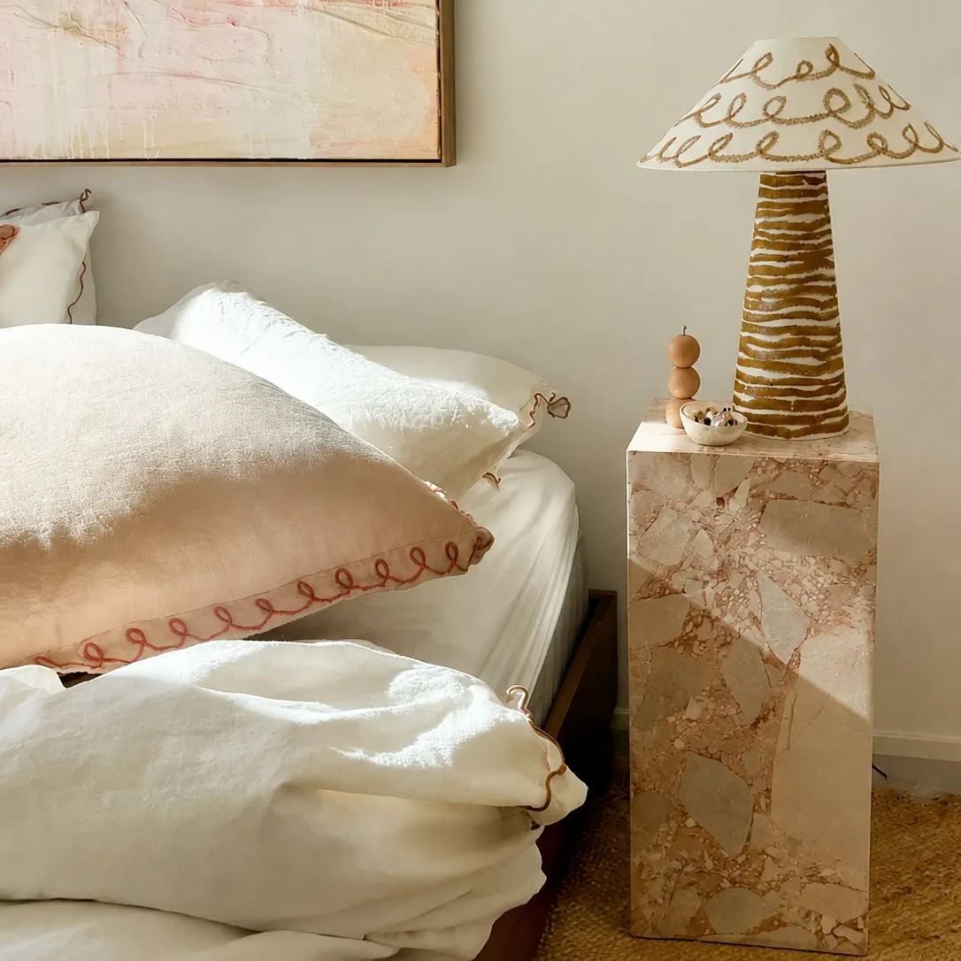 Rosé Marble Pedestal Set