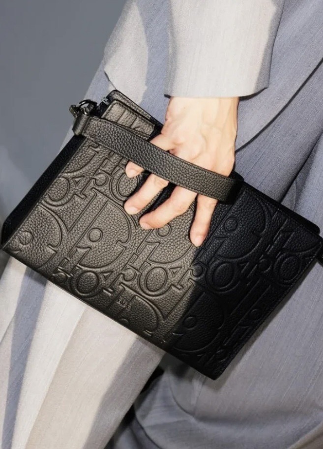 便利！ディオール A5 トライアングル ポーチ グラビティ レザー 28x19x3cm