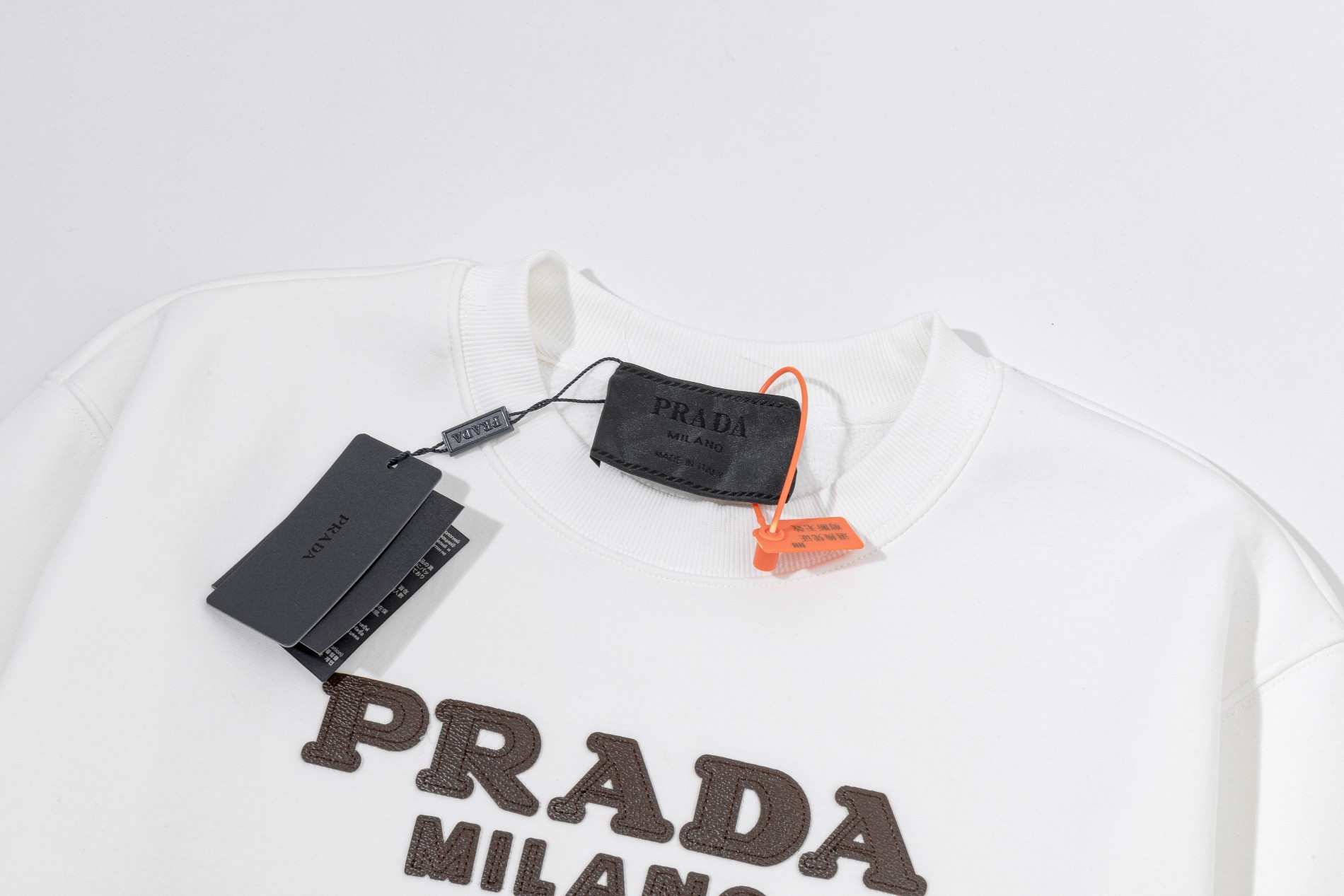 【Prada】( プラダ ) 【即日出荷】ご好評に付き再入荷！