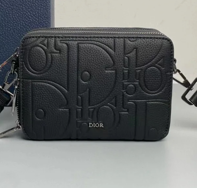 *DIOR* ディオール ストラップ付き ジップポーチ