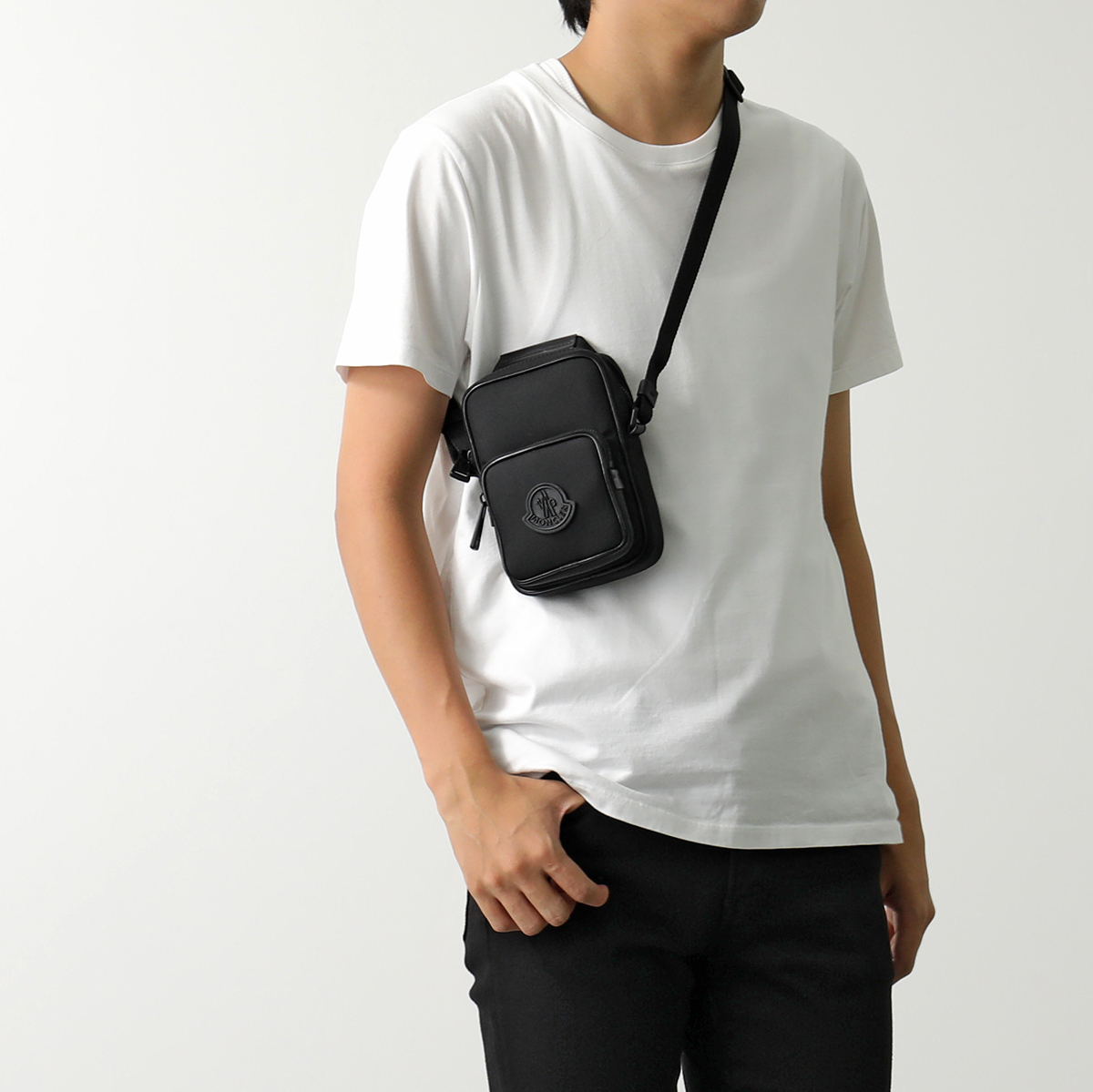 MONCLER ショルダーバッグ YEHOR 6B00001 M2569